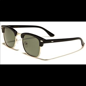 Sunglasses NWT plus microfiber pouch (flat black)